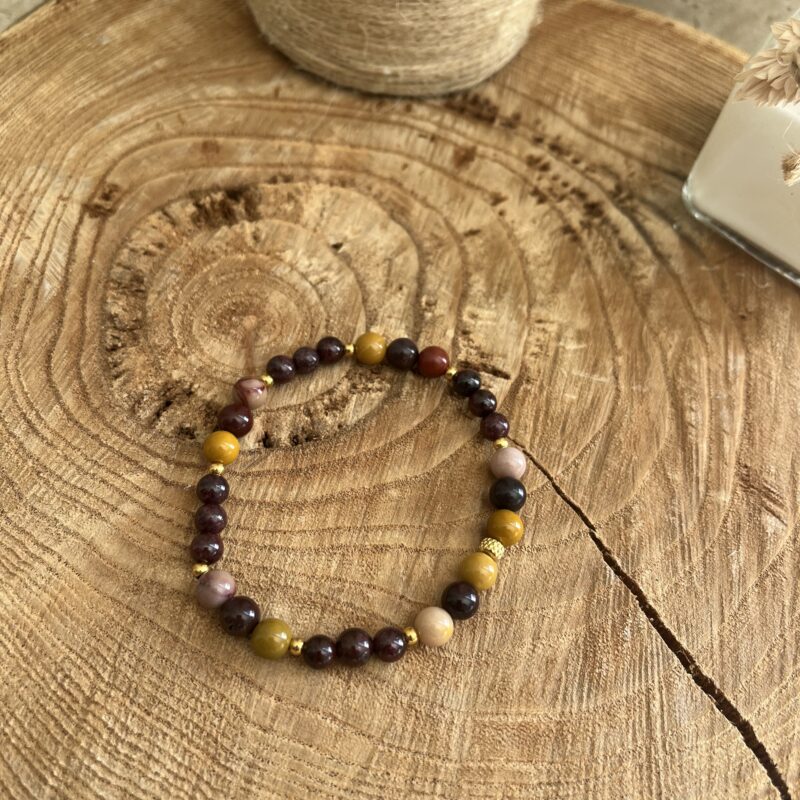 bracelet en pierre naturelle grenat, et mokaite pour le courage et l'estime se soi