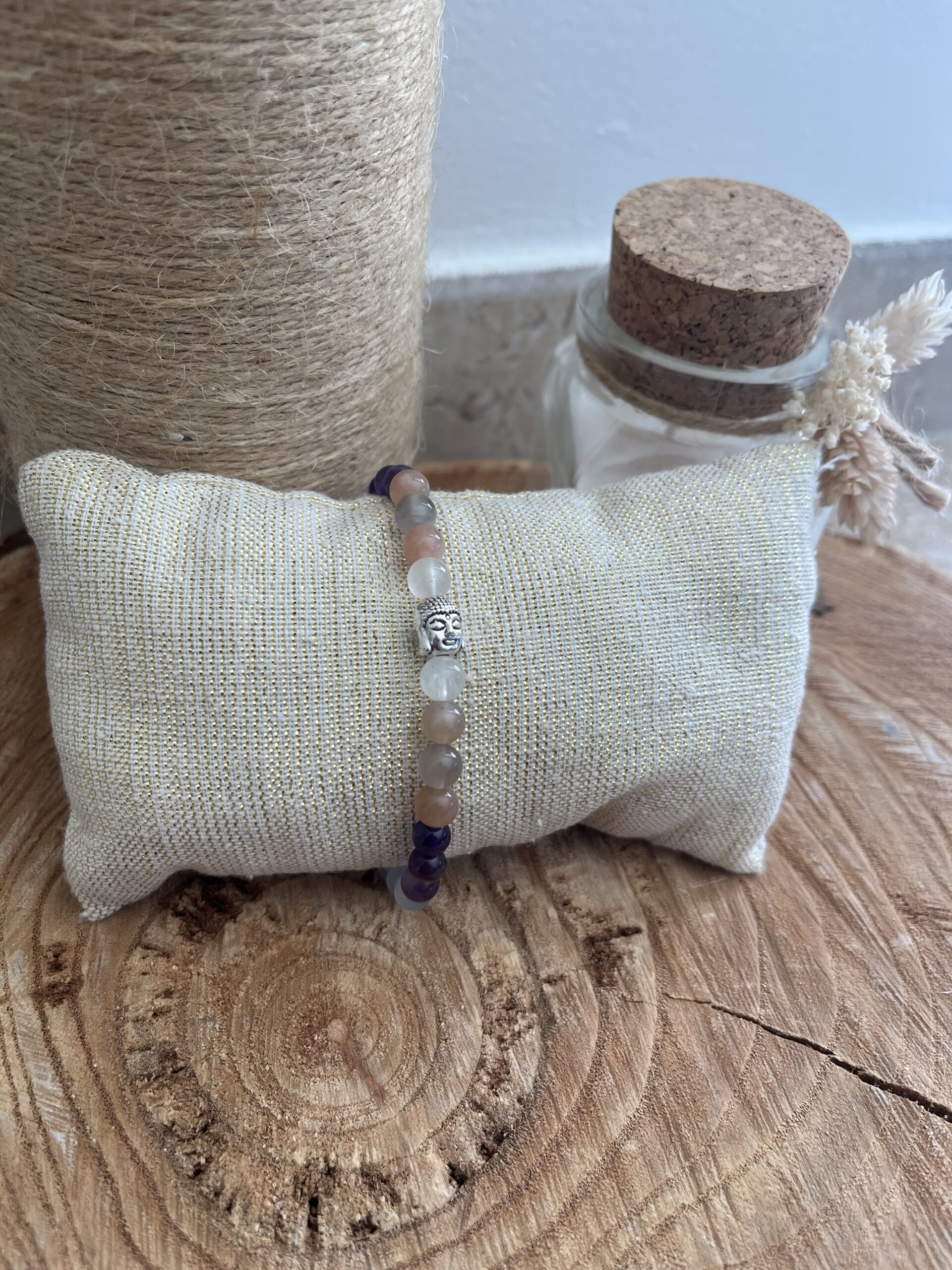bracelet en pierre naturelle calcédoine, pierre de lune, améthyste pour la ménopause