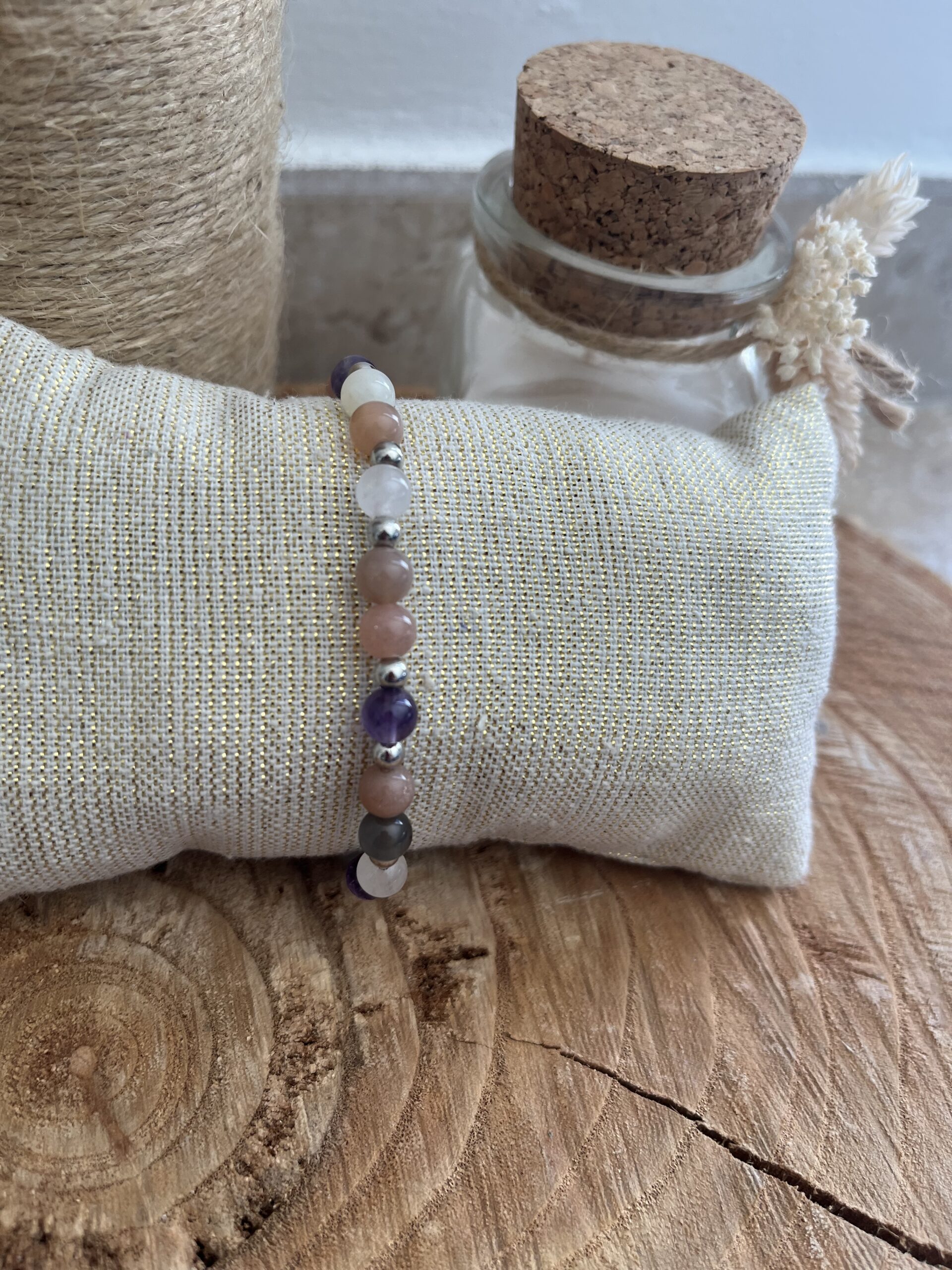bracelet en pierre naturelle améthyste, quartz rose et pierre de lune pour le sommeil