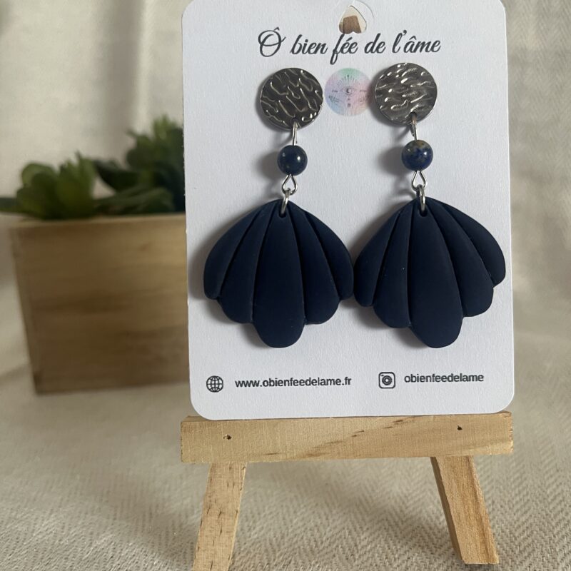 boucles d'oreilles en argile polymère bleu avec pierre naturelle lapis lazuli et accroche acier inoxydable argenté