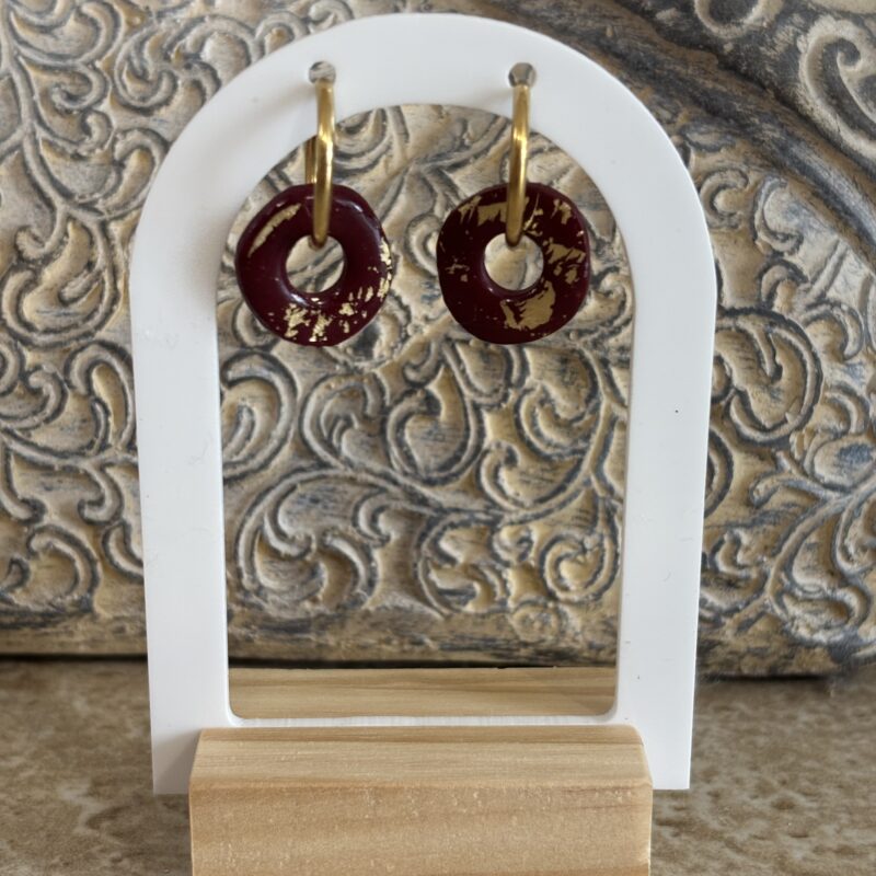 boucles d'oreilles pampilles avec créoles en acier inoxydable fabriqué à la main en argile polymère rond bordeaux et or